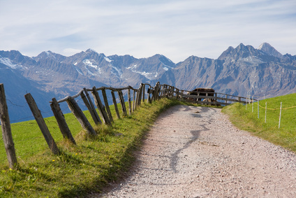 Ein Schotterweg im Südtirol