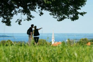 In der Region Chiemsee-Alpenland spielt die Natur eine genussvolle Doppelrolle