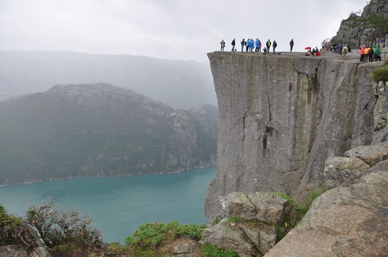 Beeindruckend schöne Wanderwege in den norwegischen Fjorden